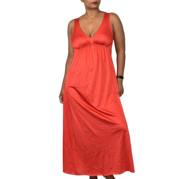 Vintage Vanity Fair Silky Red Nightgown 70s Nylon Goddess Long Maxi Lingerie XS - Picture 1 of 16